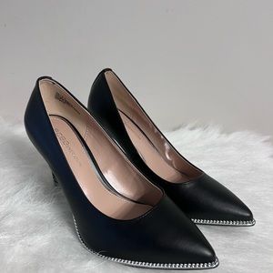 New BCBG women’s shoes size 7